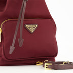 Imagen del bolso tipo cubo Re-Nylon de Prada para mujeres - Temporada Otoño-Invierno 2025 - Vista de detalle 1