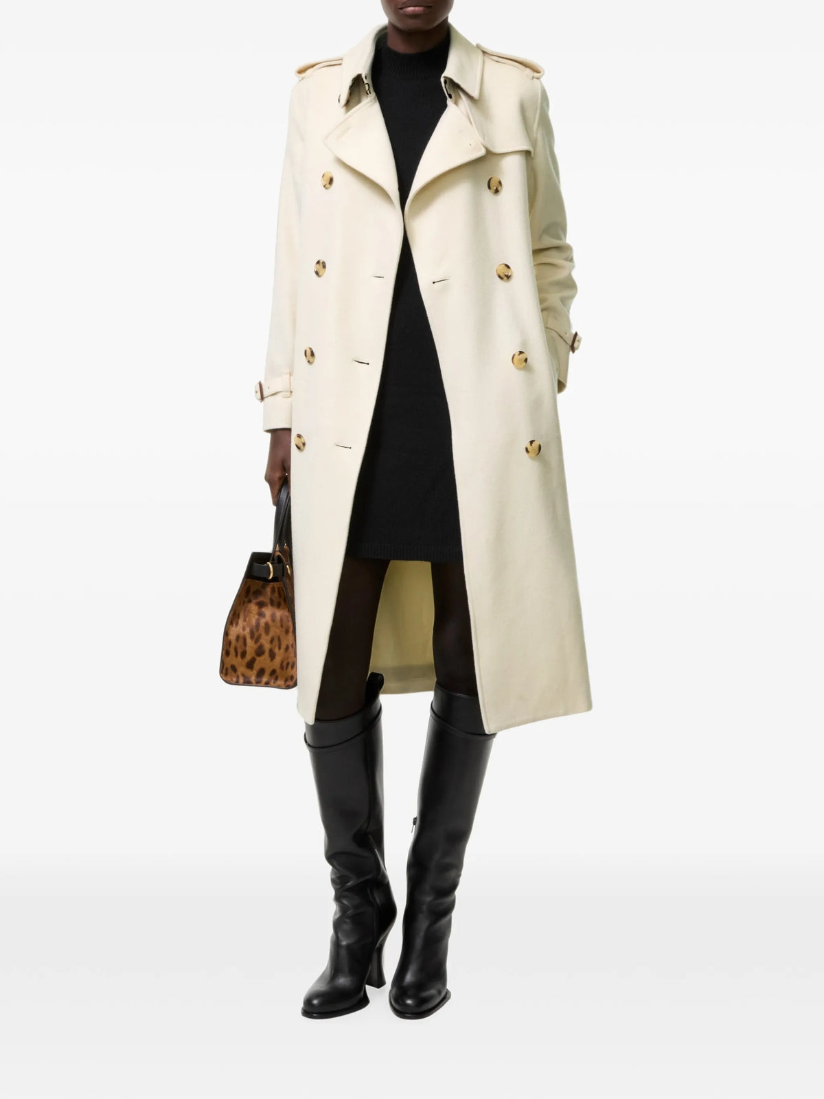 Image of Kensington Trench Coat by Burberry for Women - Season Autumn-Winter 2026 - Model View 1