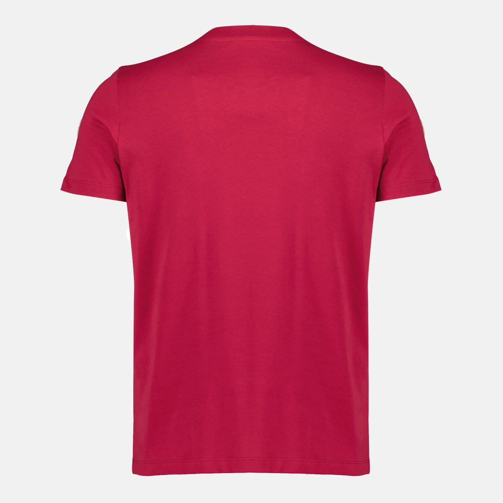Image du T-shirt logo rouge brodé par Moncler pour femmes - Saison Printemps-Été 2026 - Vue des détails du produit 1