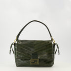 Imagen del Sac Mamma Baguette Medium Verde Oscuro de Fendi para Mujeres - Temporada Otoño-Invierno 2025 - Vista Frontal