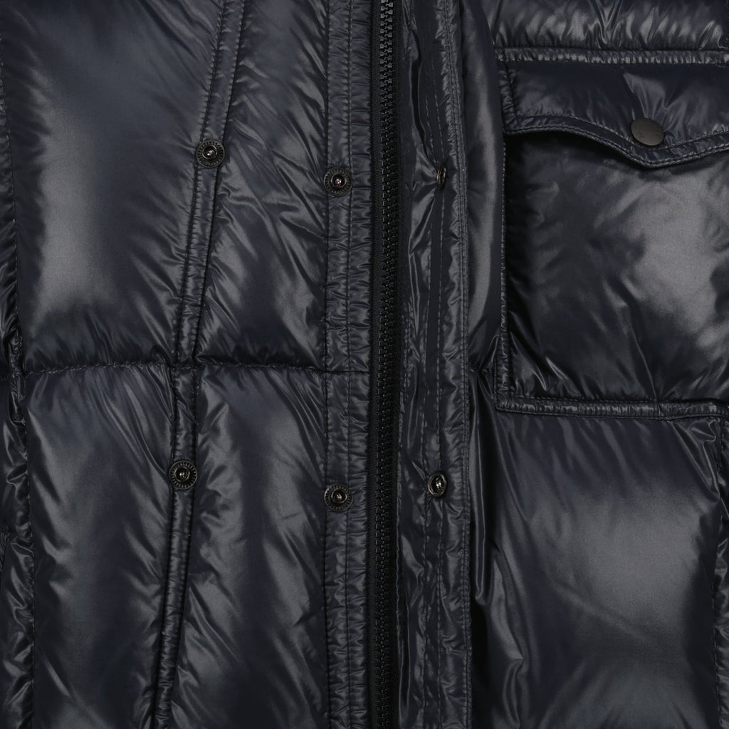 Bild der Serfanto schwarze Daunenjacke von Moncler für Herren - Saison Herbst-Winter 2025 - Produktdetailansicht 3