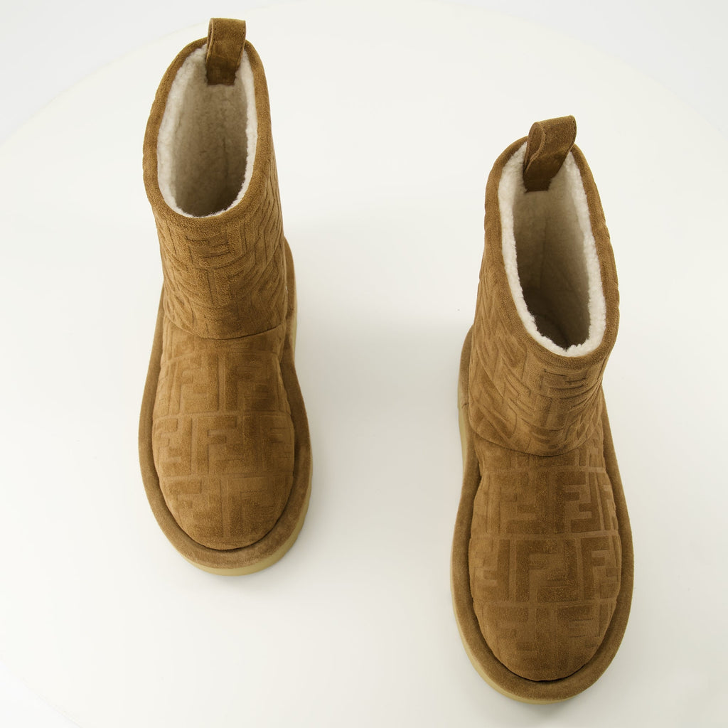 Fendi ski boots, brown suede boots, autumn winter footwear, comfortable winter boots, designer ski boots