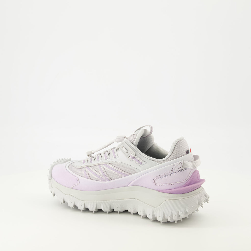 Imagen de las zapatillas Trailgrip de Moncler para mujeres - Temporada Primavera-Verano 2026 - Vista trasera derecha tres cuartos