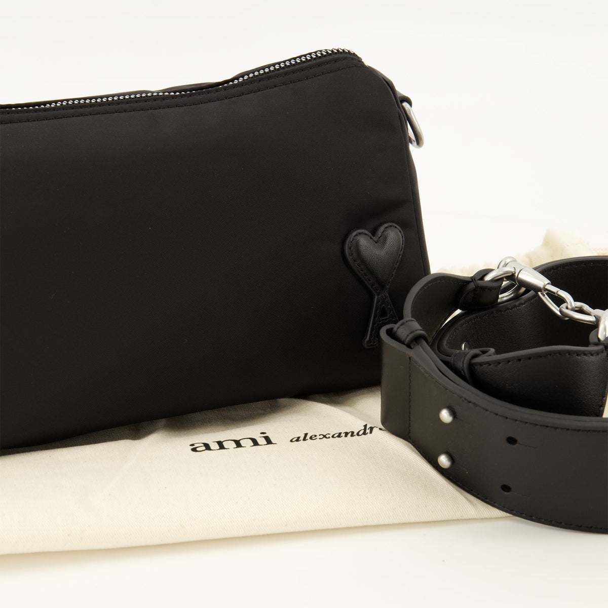 Mala de ombro Marcel em nylon preto