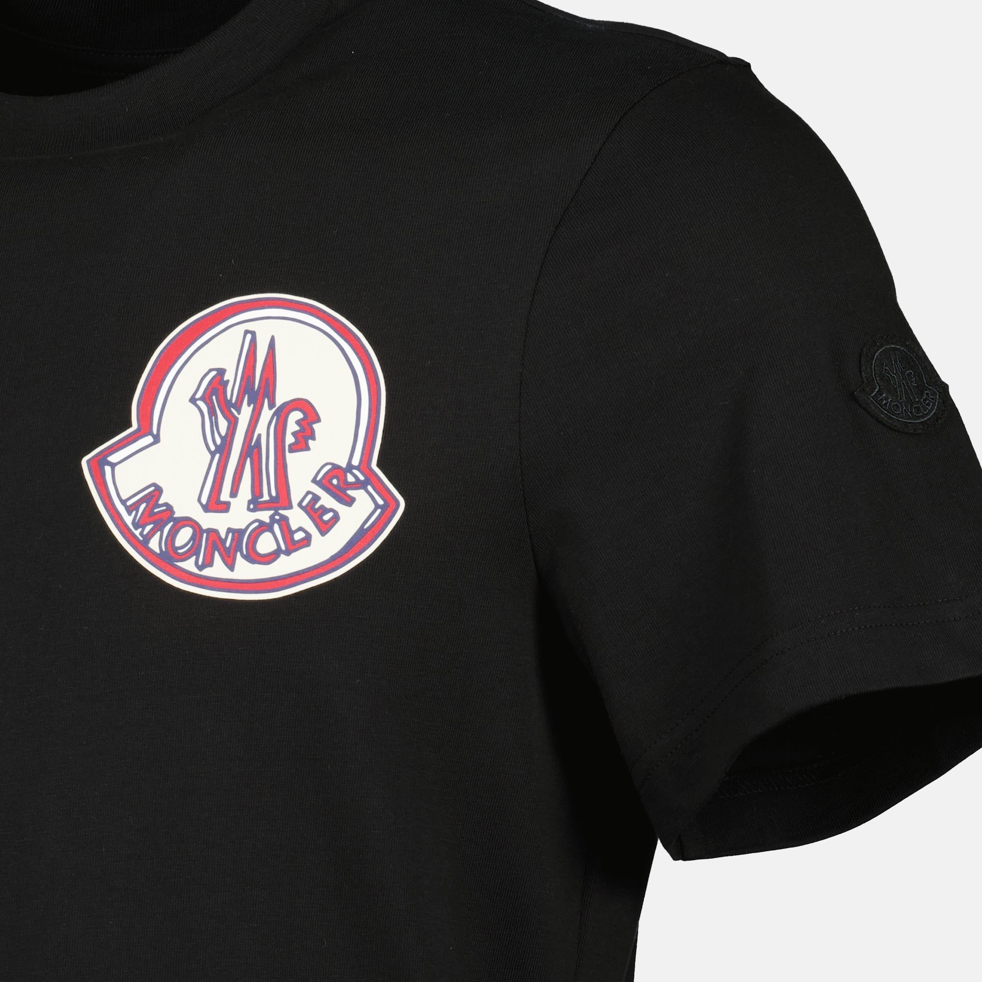 Immagine della T-shirt nera con logo di Moncler per uomo - Stagione primavera-estate 2026 - Dettaglio 1