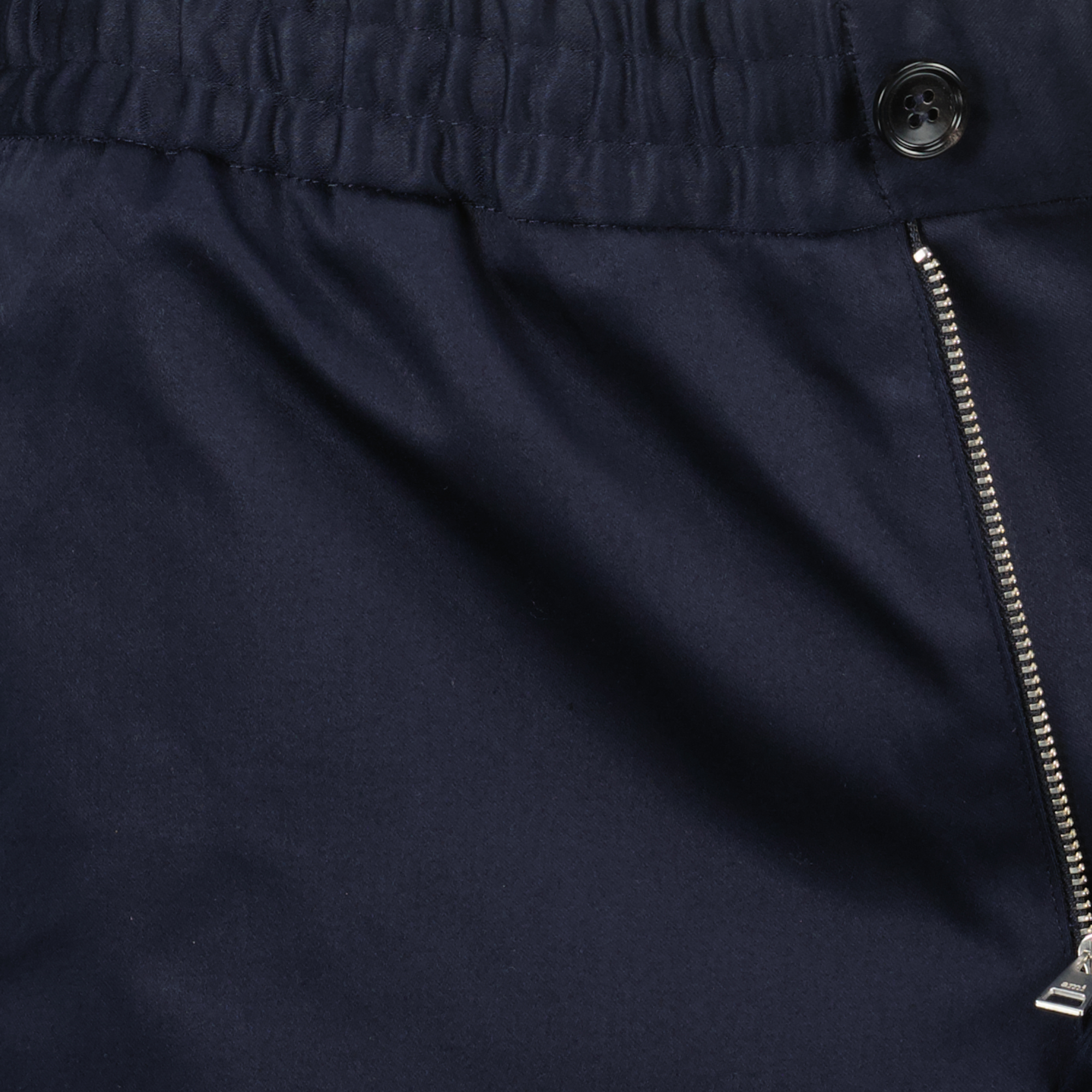 Ami PARISのメンズ用ネイビーブルーコットンショーツの画像 - シーズン2025春夏 - 詳細ビュー8