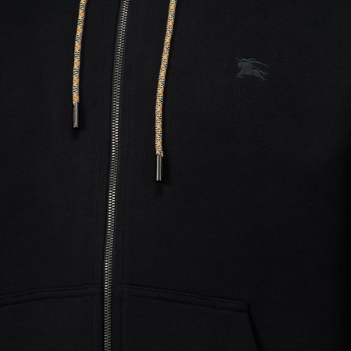 Sudadera negra de algodón con capucha y cremallera