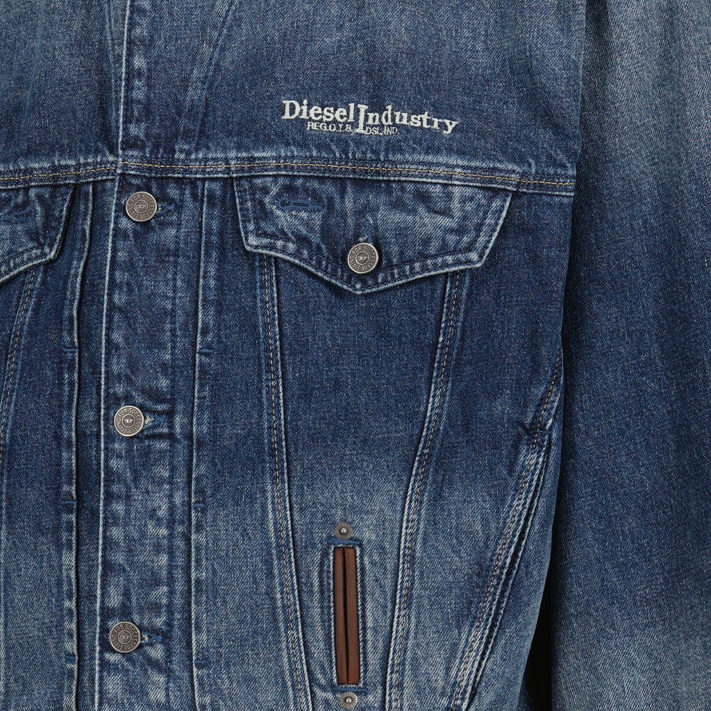 Imagem da jaqueta de denim D-Denver da Diesel para unissexo - Temporada Primavera-Verão 2026 - Detalhe Vista 1