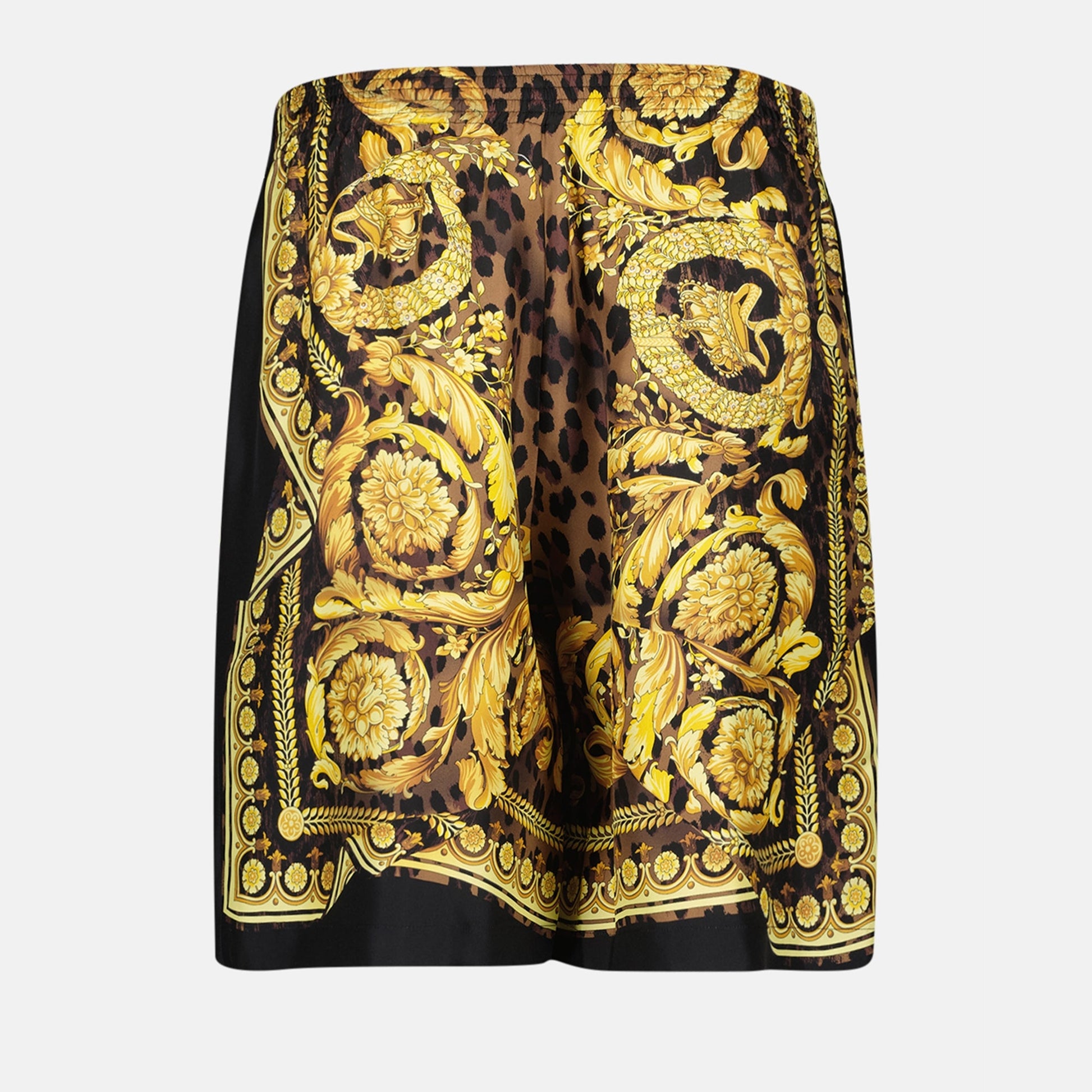 Silk Barocco Shorts, Versace Men Fashion, Luxury Silk Shorts, Barocco Illusion Shorts, Autumn Winter Fashion