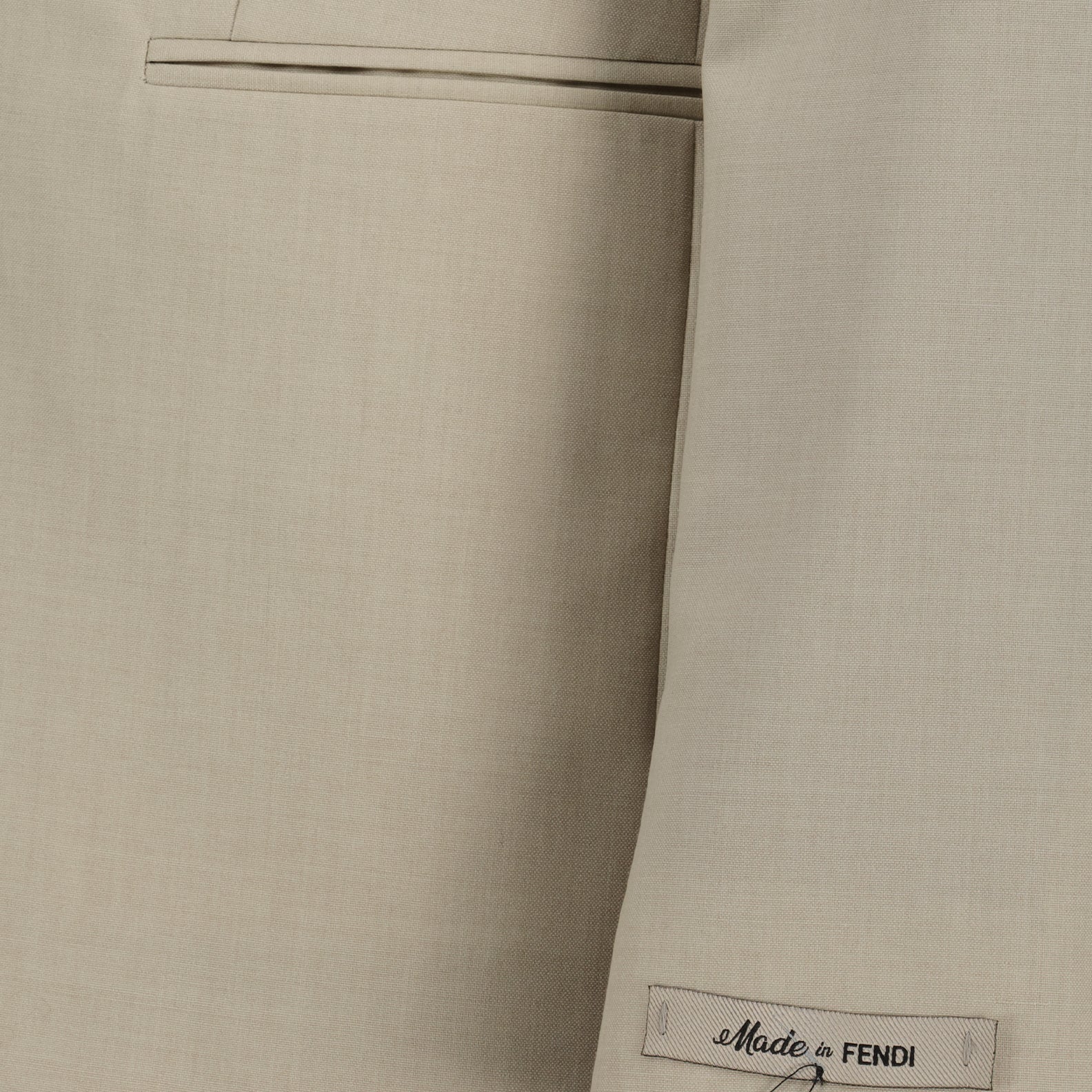 Imagem de um blaser de lã bege da Fendi para homem - Temporada Primavera-Verão 2024 - Detalhe 5