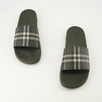 Bild der Kaki Check Sandalen von Burberry für Herren - Saison Frühjahr-Sommer 2026 - Draufsicht des Paares