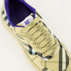 Immagine di sneakers in tela a quadri di Burberry per donne - Stagione Autunno-Inverno 2024 - Vista dettagliata 7
