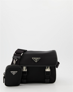 Imagem da bolsa de ombro em Re-Nylon preto da Prada para homens - Coleção Outono-Inverno 2024 - Vista frontal