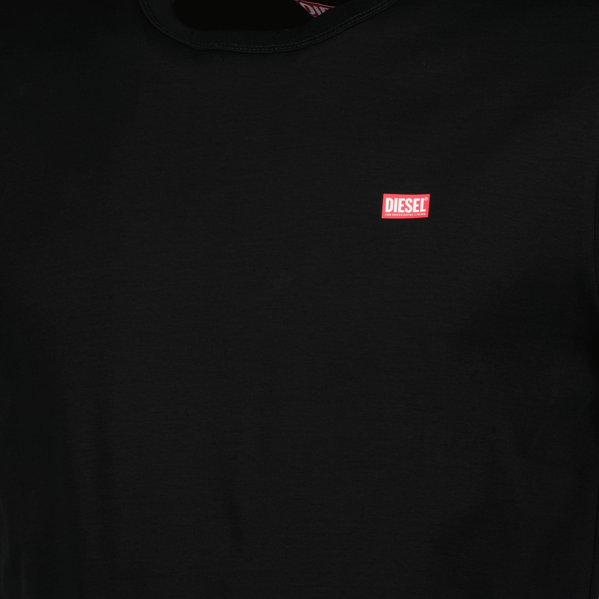 Imagem da t-shirt de algodão preto T-Miegor-K77 da Diesel para homens - Temporada Primavera-Verão 2025 - Vista de detalhe do produto 2