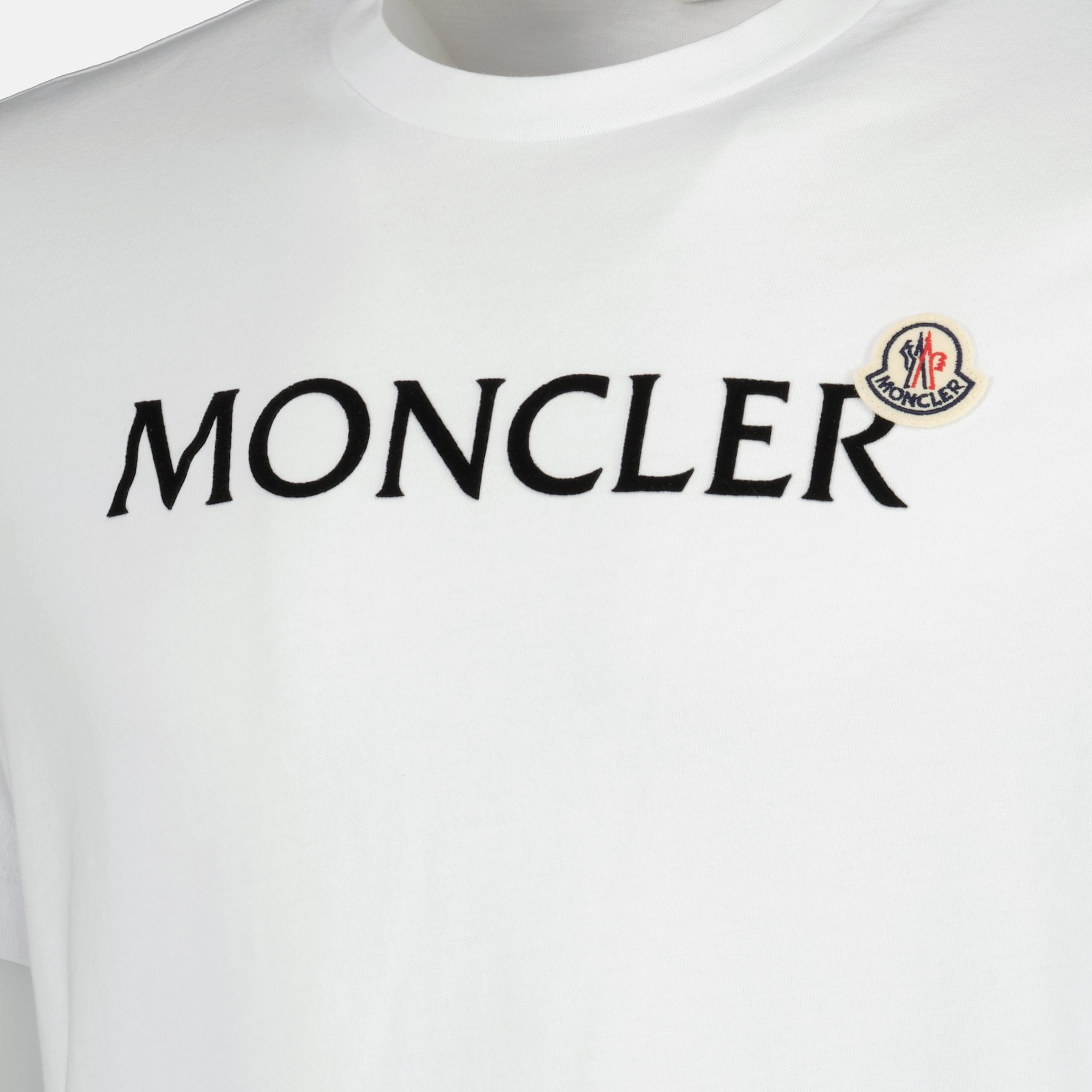 Image du T-shirt logo de Moncler pour hommes - Saison Printemps-Été 2026 - Détail Vue 1