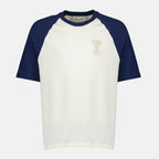 Bild eines weißen und blauen Baumwoll-T-Shirts von Ami PARIS für Unisex - Saison Frühjahr-Sommer 2026 - Vorderansicht