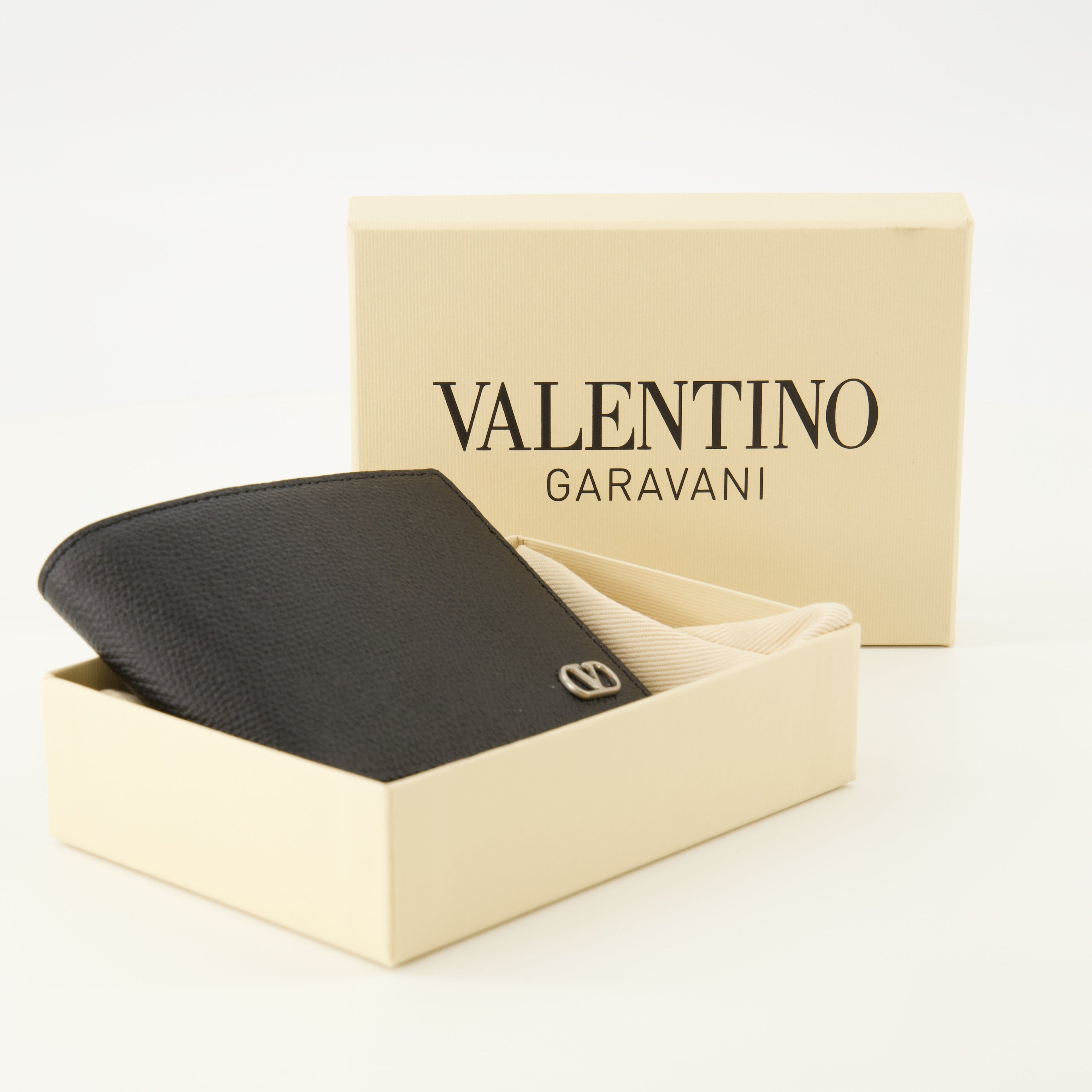VLogo wallet, Valentino Garavani wallet, grained calf leather wallet, black wallet, luxury accessories