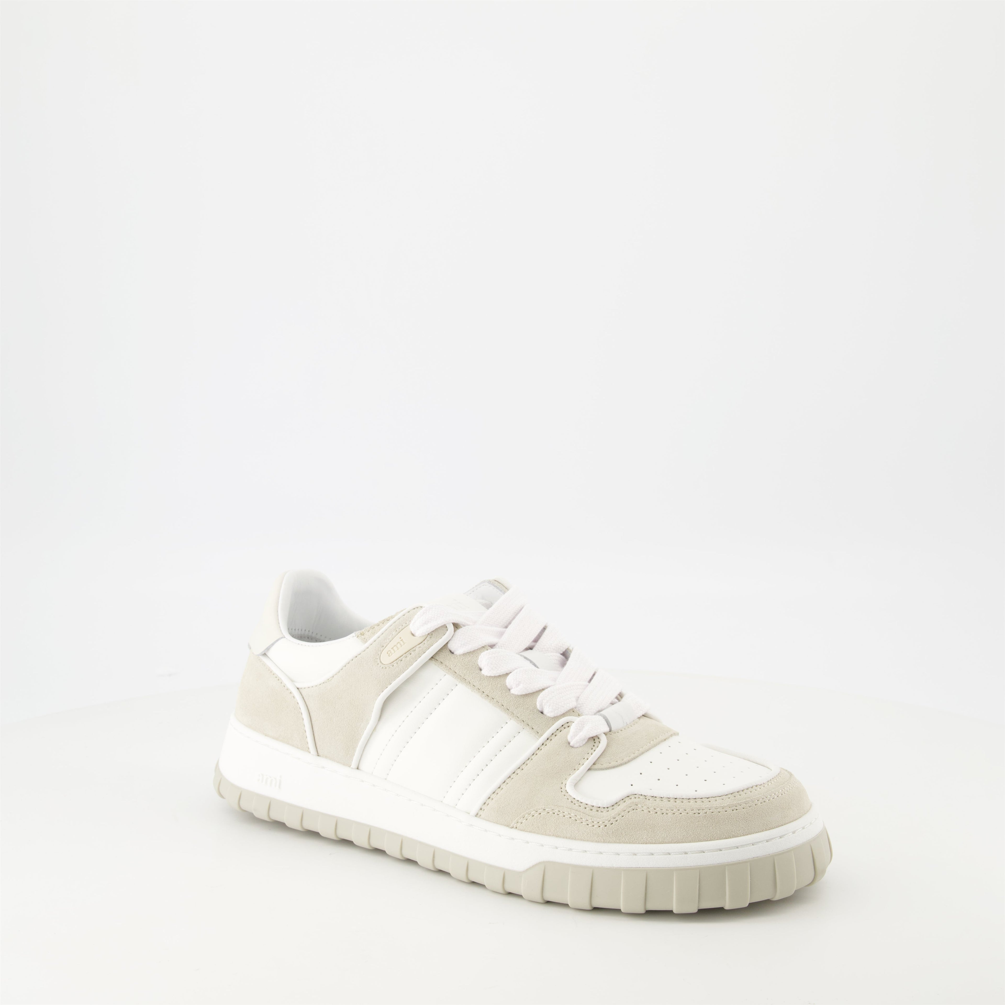 Baskets Walk, AMI Paris sneakers, Beige and White footwear, Unisex casual shoes, Designer sneakers