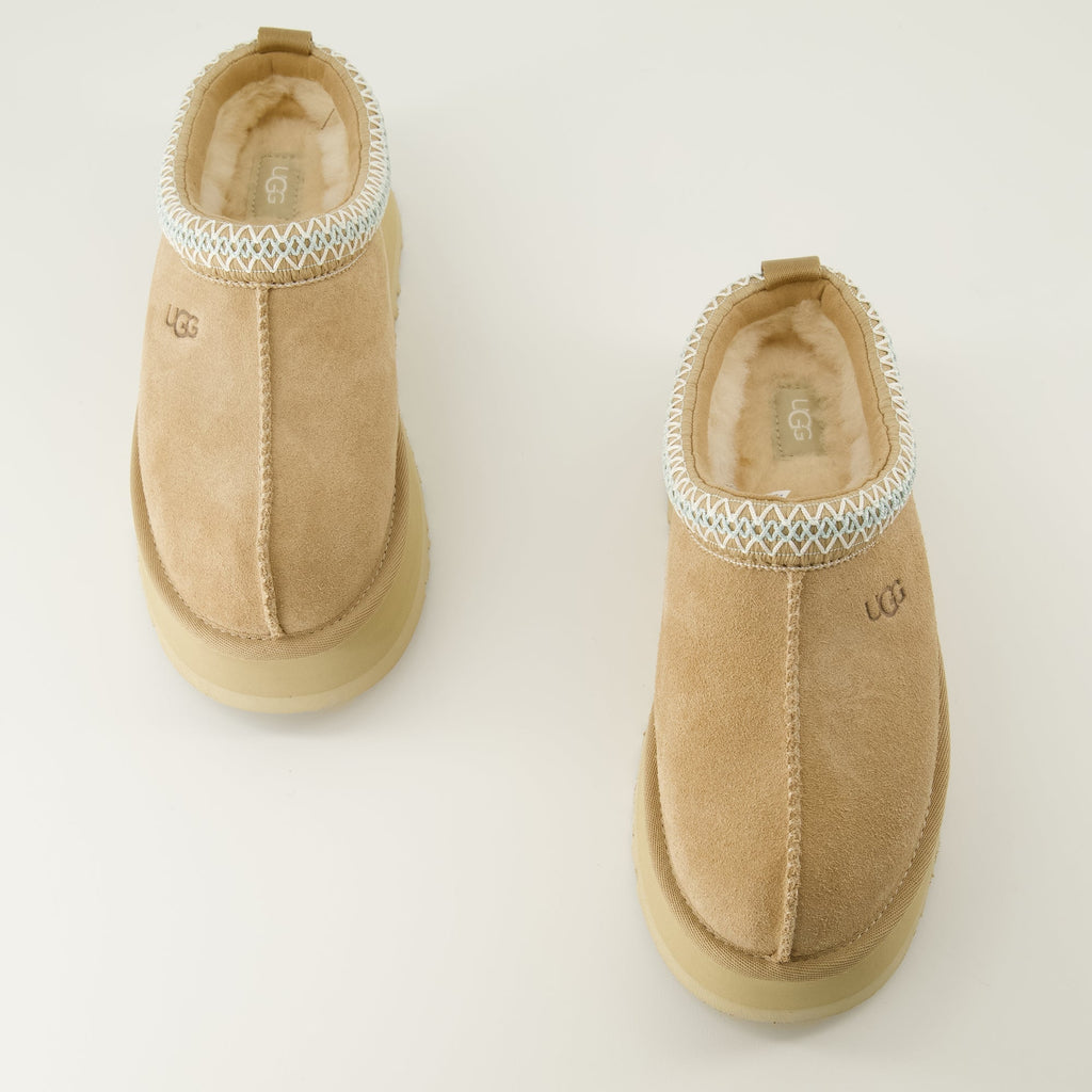 UGG Tazz II slides, beige suede slides, comfortable slip-on shoes, autumn-winter footwear, sustainable shoes