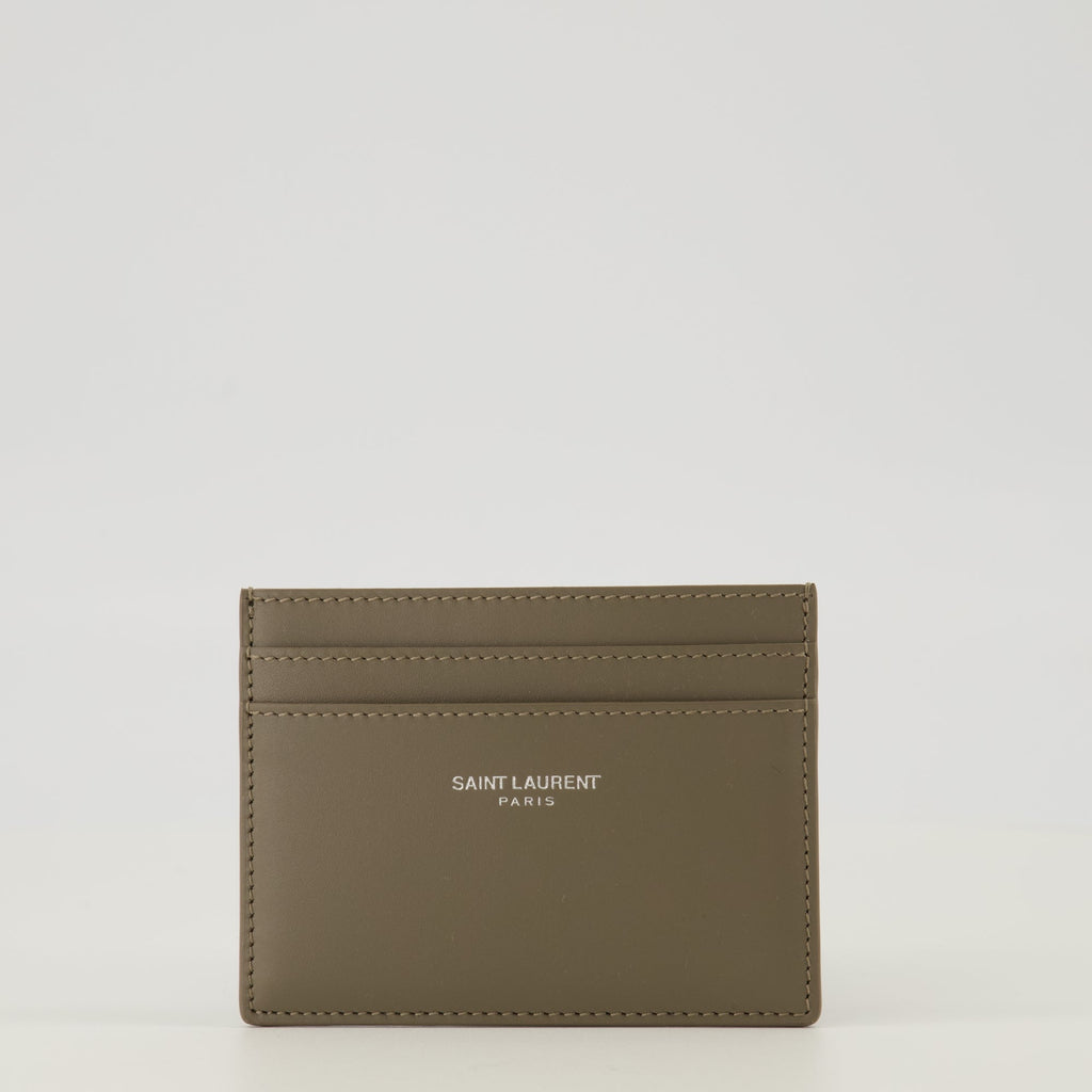 サンローランのメンズカキレザーカードホルダーの画像 - シーズン春夏2026 - 前面ビュー