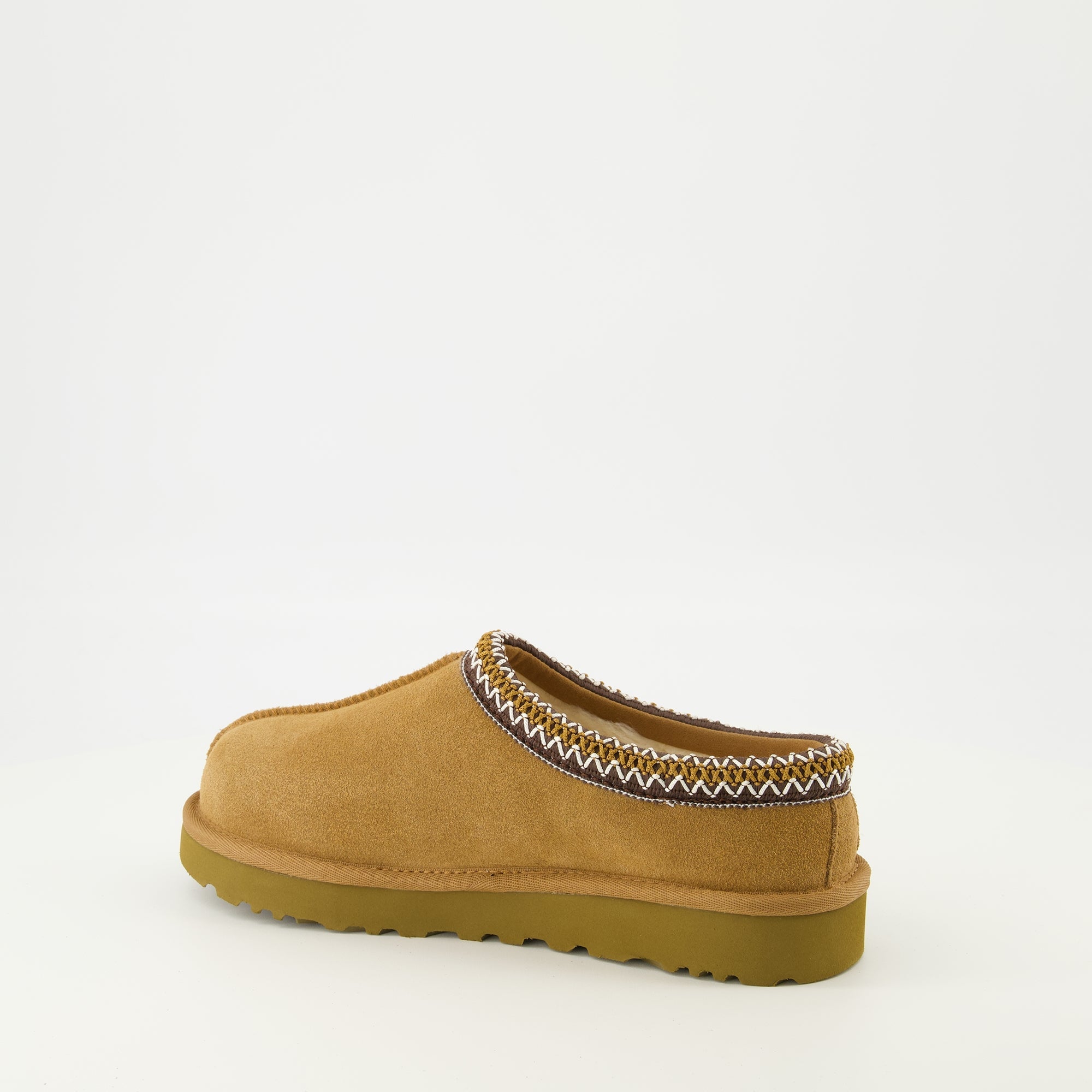 UGG Tasman II slippers, cozy slip-on footwear, autumn winter essentials, comfortable casual shoes, stylish indoor outdoor slippers