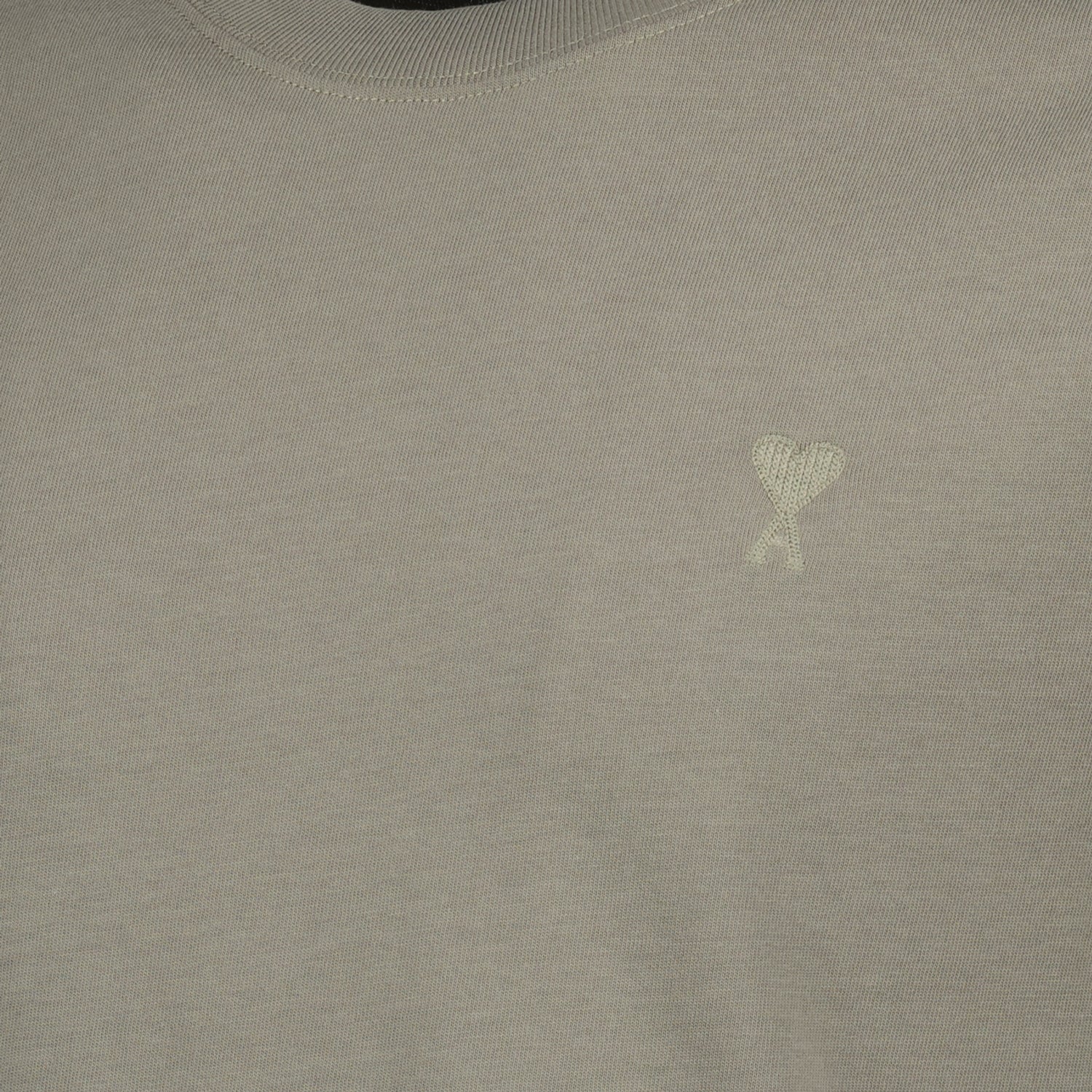 Camiseta Kaki con Logo de Corazón