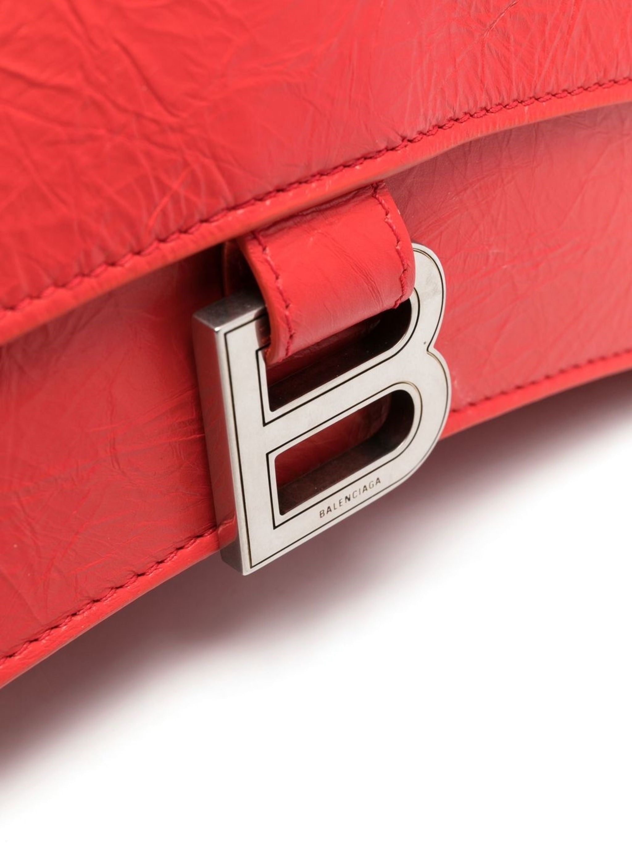 crinkled calfskin bag, B signature logo, luxury shoulder bag, Italian craftsmanship, sustainable fashion