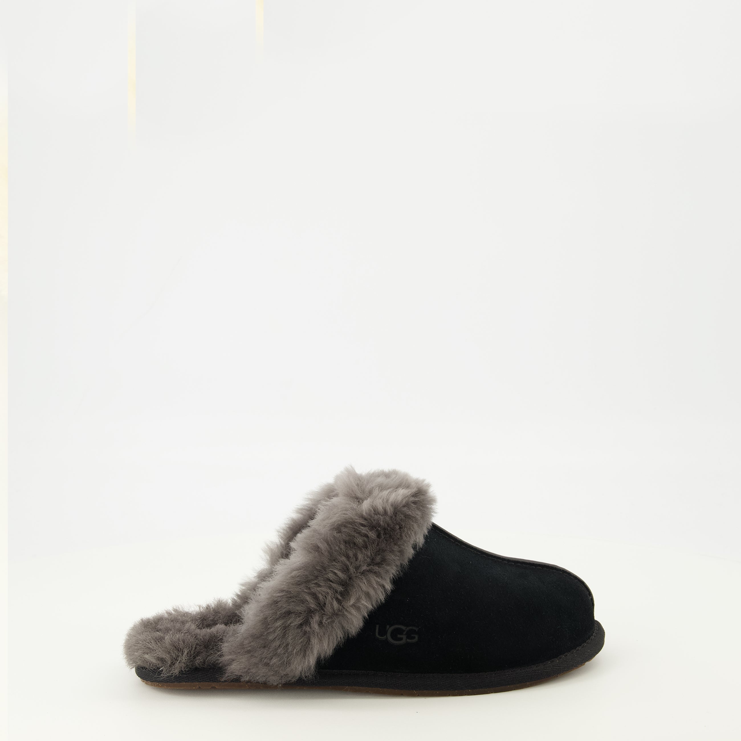 Bild der Scuffette II Hausschuhe von Ugg für Unisex - Saison Frühling-Sommer 2026 - Vorderansicht