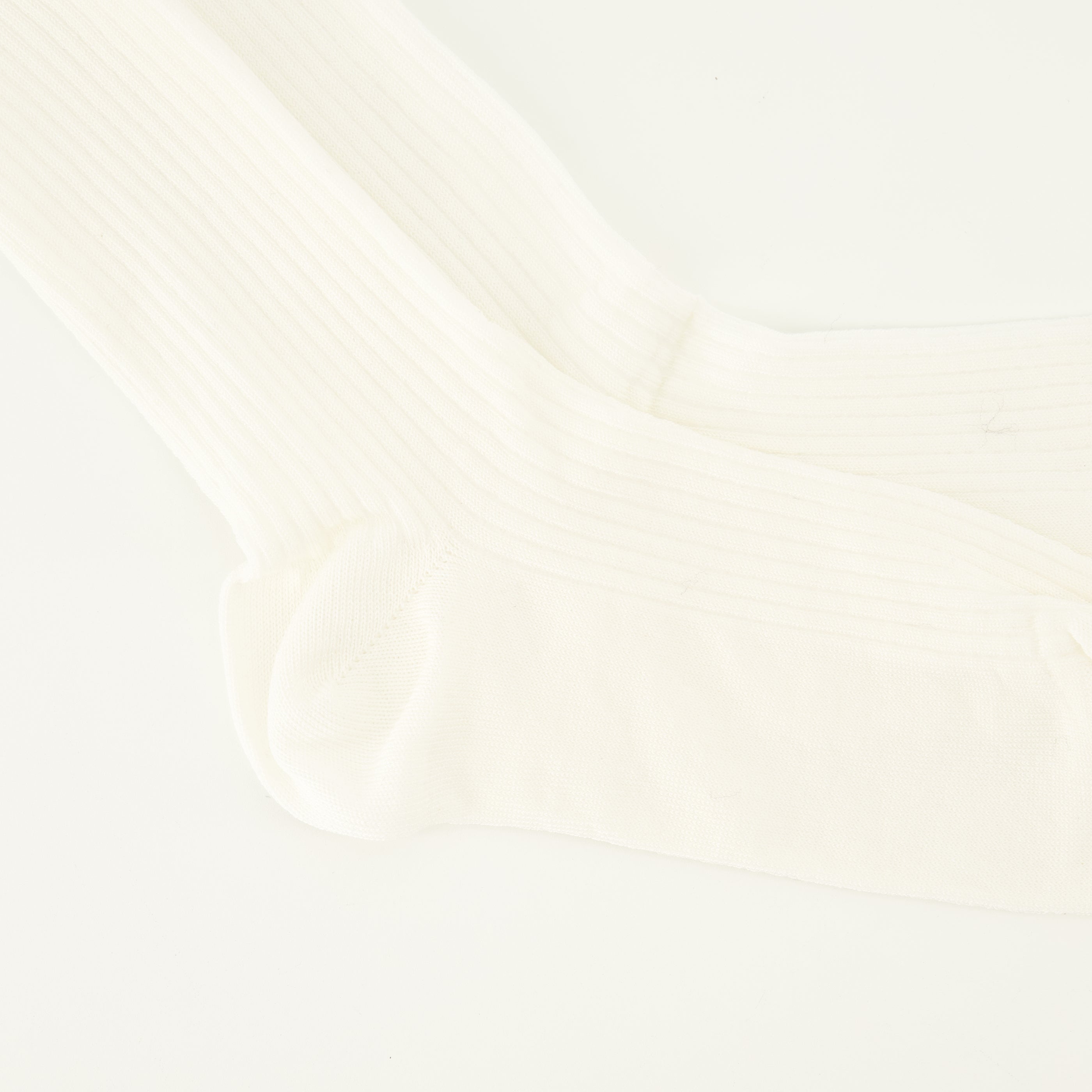 Chaussettes Blanches à Ribs Mi-Mollet