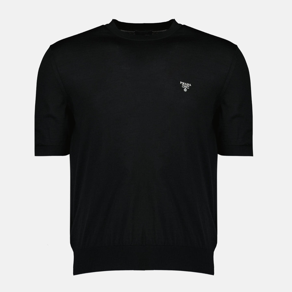 プラダのメンズ用ショートスリーブウールセーターの画像 - シーズン春夏2026 - 前面ビュー