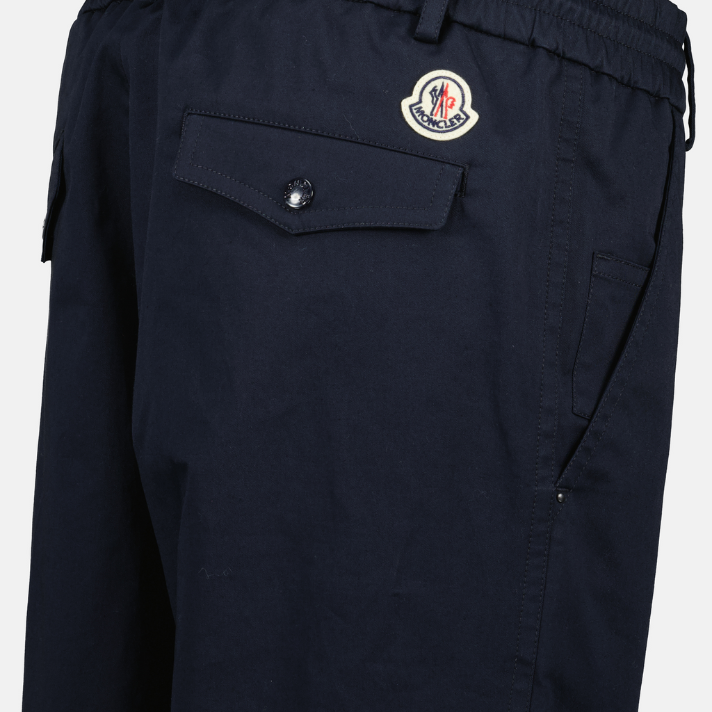 Immagine di Pantaloni in Cotone Blu di Moncler per Uomo - Stagione Primavera-Estate 2025 - Vista Dettaglio 5