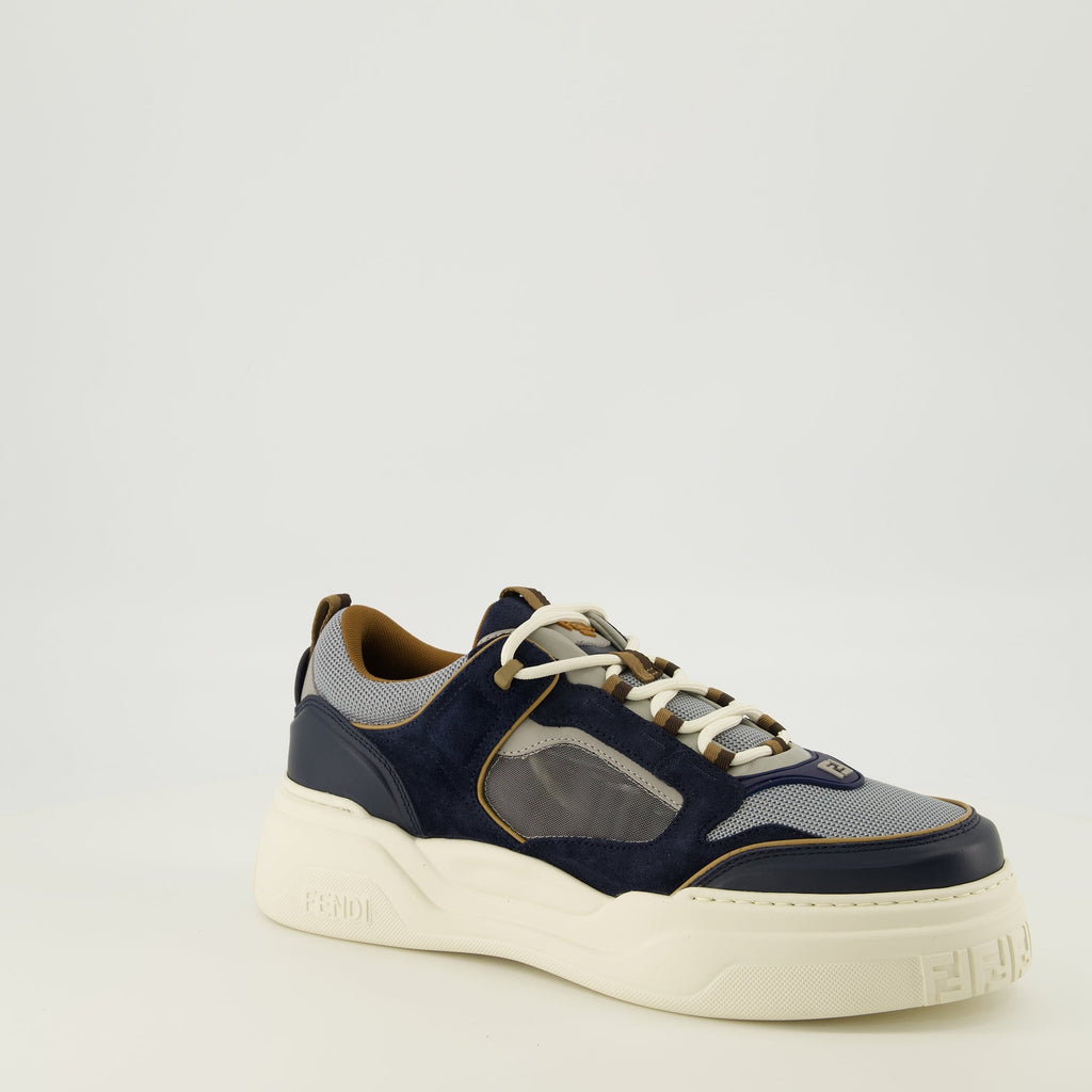Sneakers i semsket skinn og teknisk stoff
