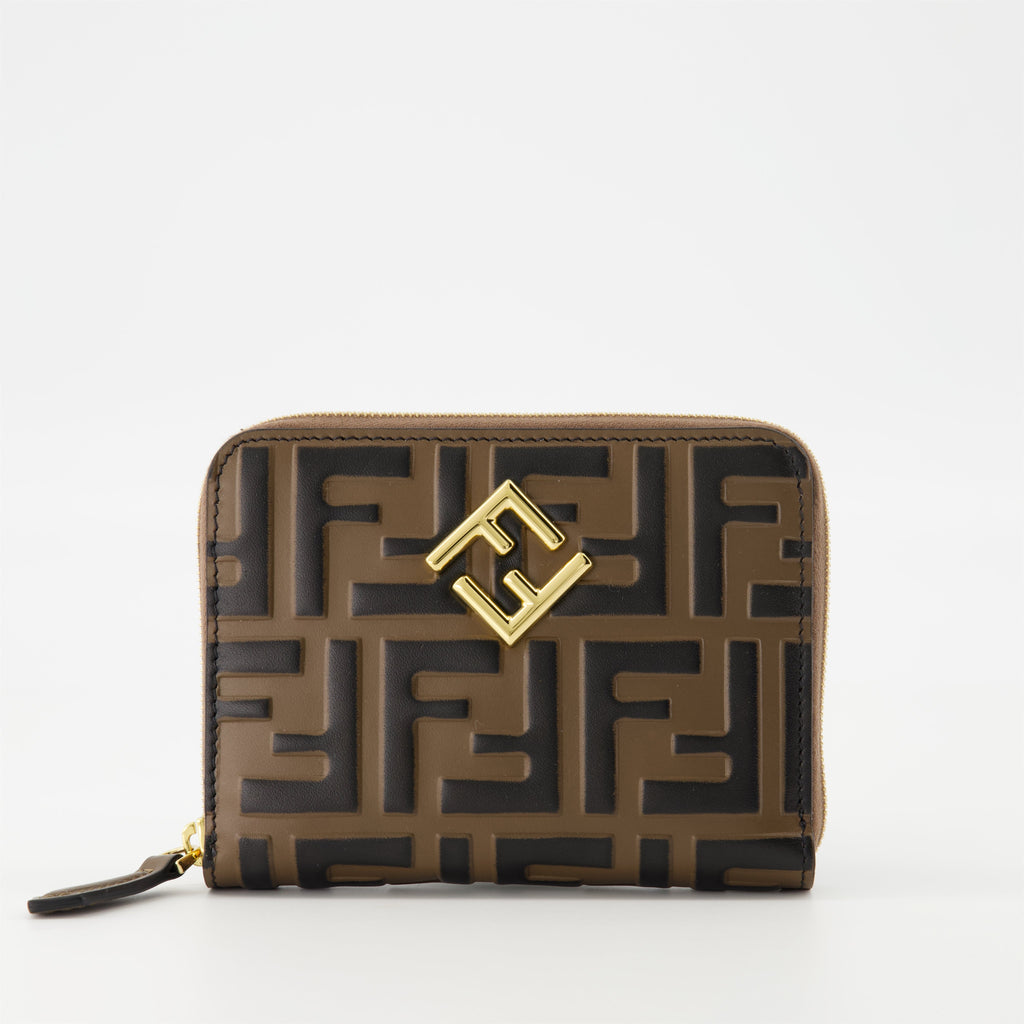 여성을 위한 펜디의 FF 다이아몬드 브라운 지퍼 지갑 이미지 - 2025년 봄/여름 시즌 - 앞면 보기