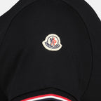 Image du T-shirt à bord noir de Moncler pour hommes - Saison Printemps-Été 2026 - Détail 1