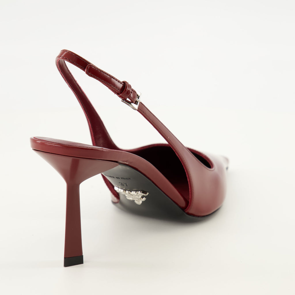 Rote Lackleder-Pumps mit spitzer Zehenpartie