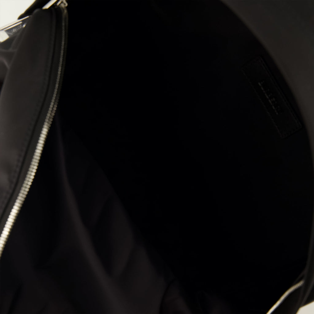 Mochila de nailon negra