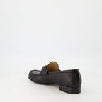 Image des mocassins VLogo Signature en cuir noir de Valentino Garavani pour hommes - Saison Printemps-Été 2025 - Vue détaillée du produit 2