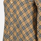 Imagen de la camisa de algodón a cuadros clásica de Burberry para mujeres - Temporada Otoño-Invierno 2024 - Vista de detalle 5