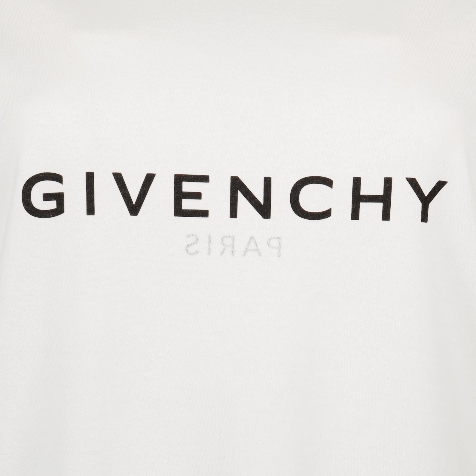 Image du T-shirt à logo inversé de Givenchy pour hommes - Saison Printemps-Été 2024 - Vue détaillée du produit 2