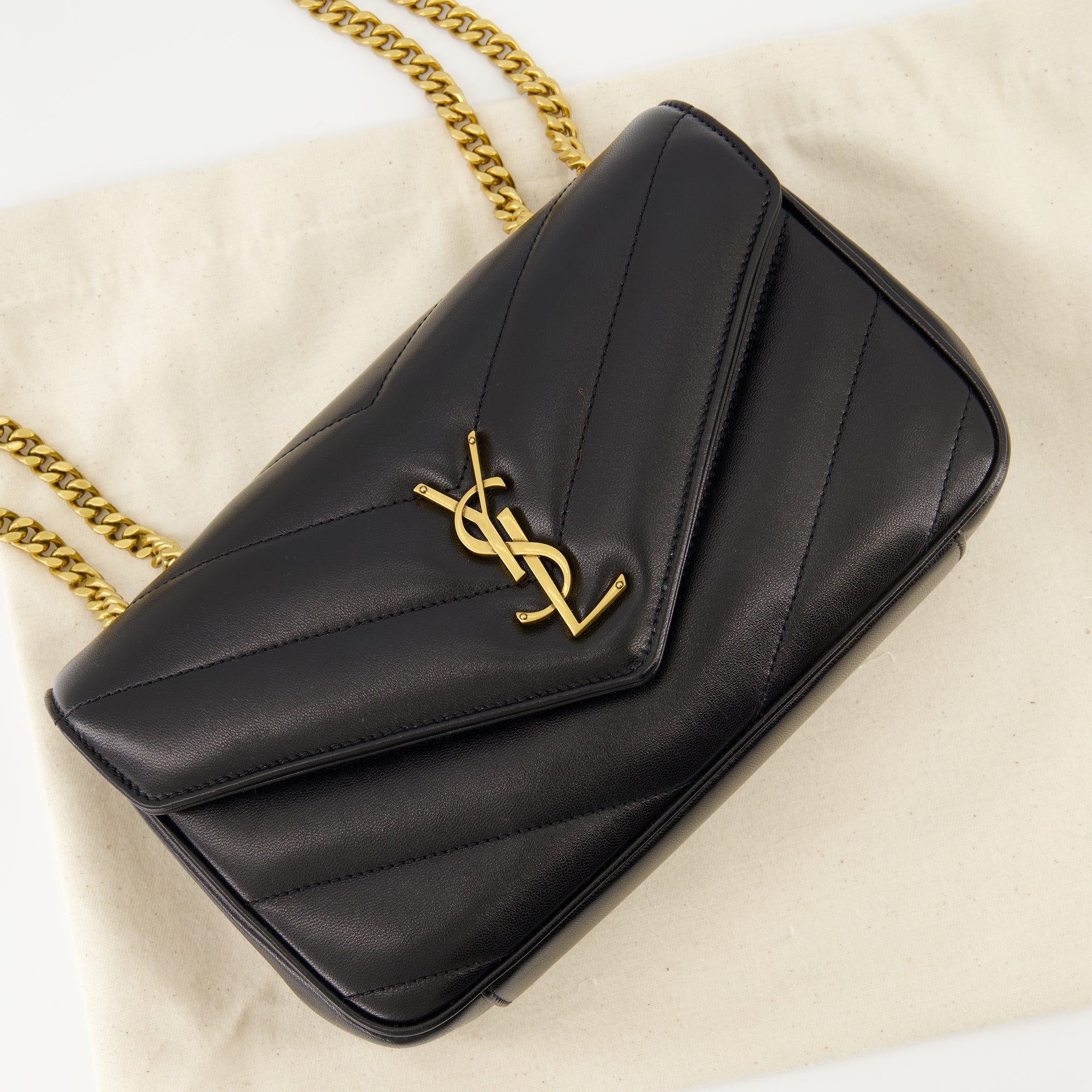 Image of Loulou Small Bag Black by Saint Laurent for Women - Season Spring-Summer 2025 - Detail View 1