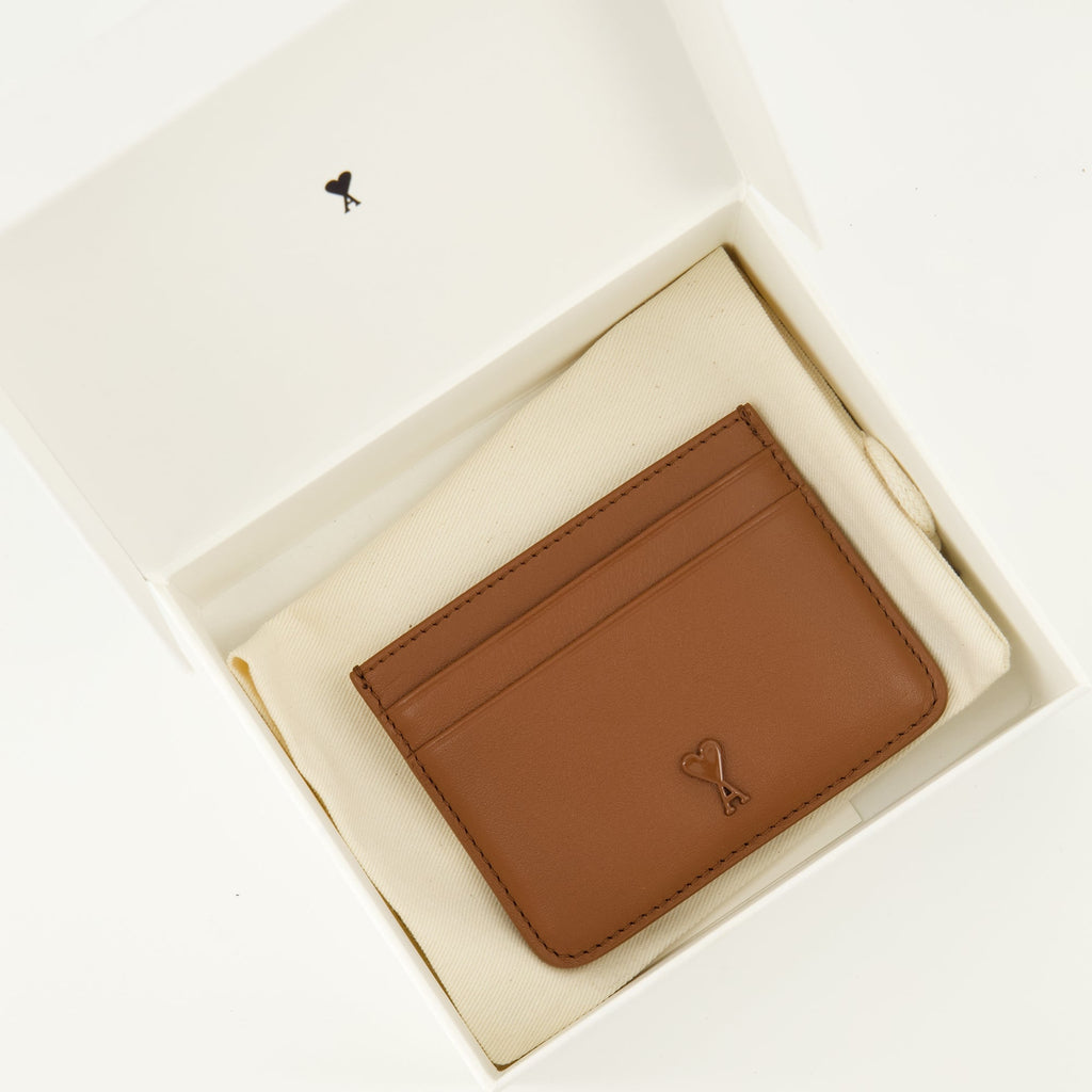 Bild des Porte-cartes ami de coeur Marron von Ami PARIS für Unisex - Saison Frühling-Sommer 2026 - Detailansicht 2