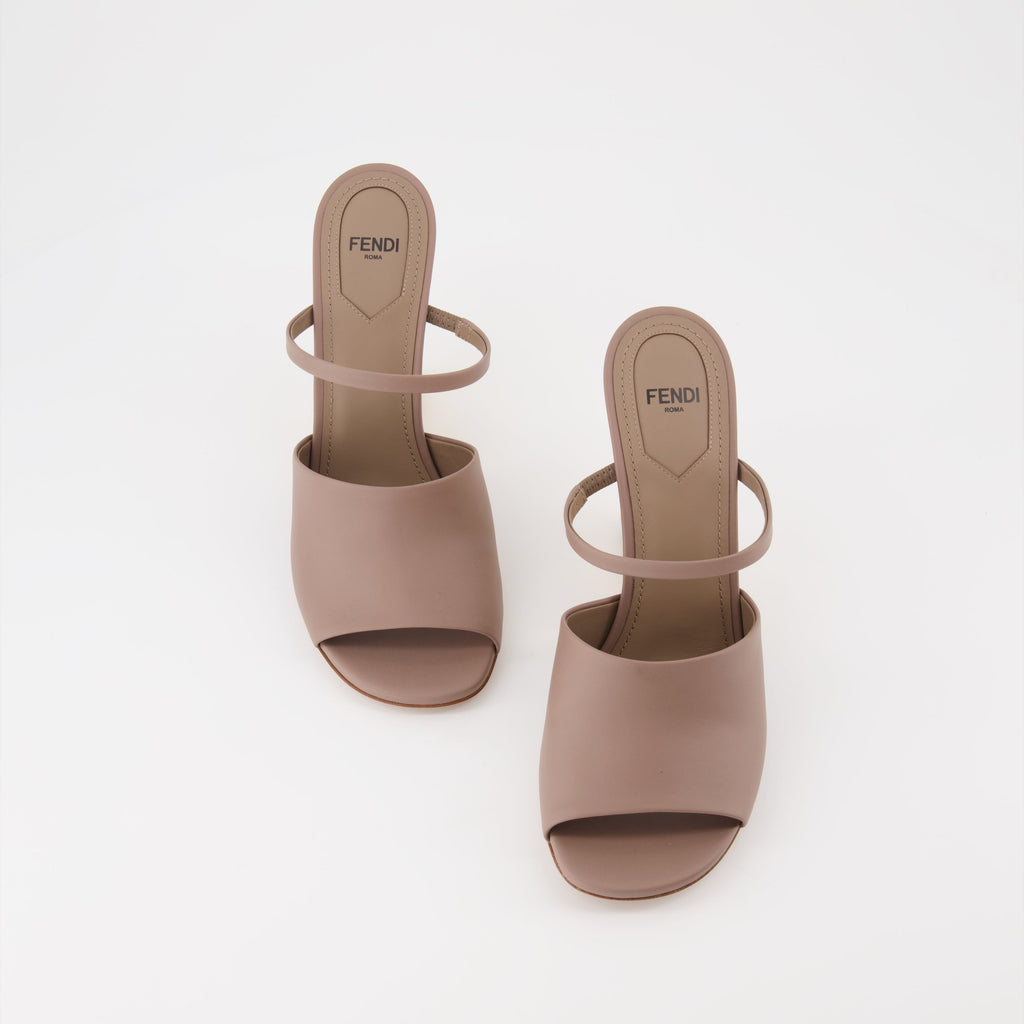 First Sandalen