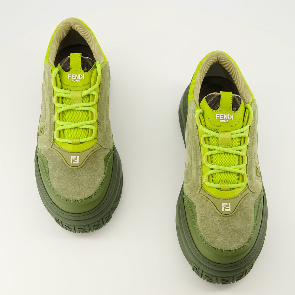 Grüne Sneakers aus Veloursleder
