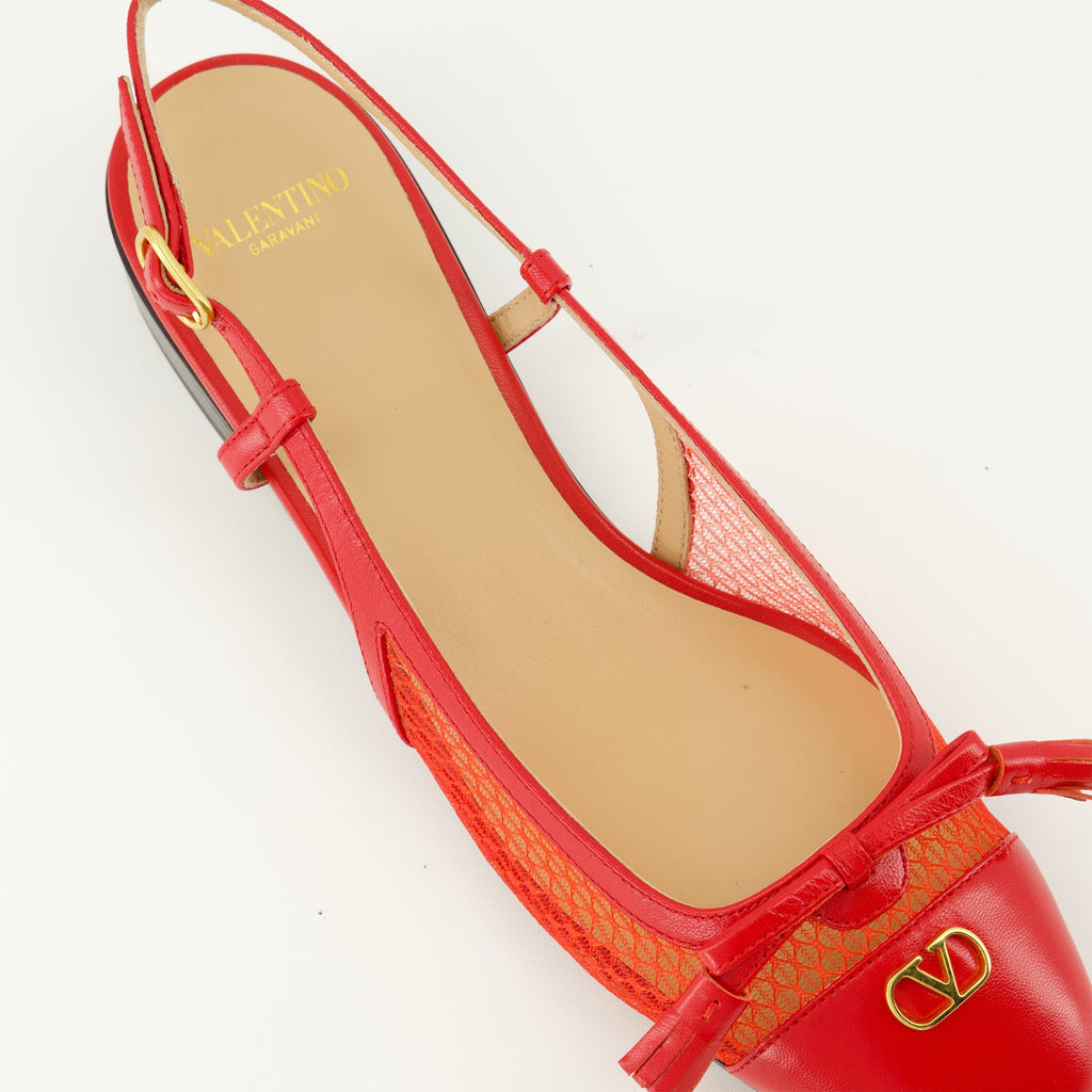 Imagem das Ballarines Valet du Roi Rouge - Valentino por Valentino Garavani para Mulheres - Temporada Primavera-Verão 2026 - Vista Detalhe Superior