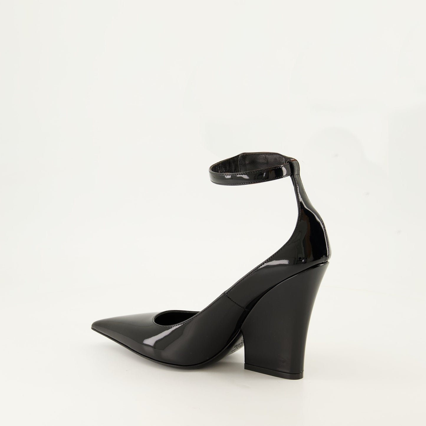 Leather pumps, VLogo design, pointed toe shoes, fall-winter footwear, adjustable ankle strap