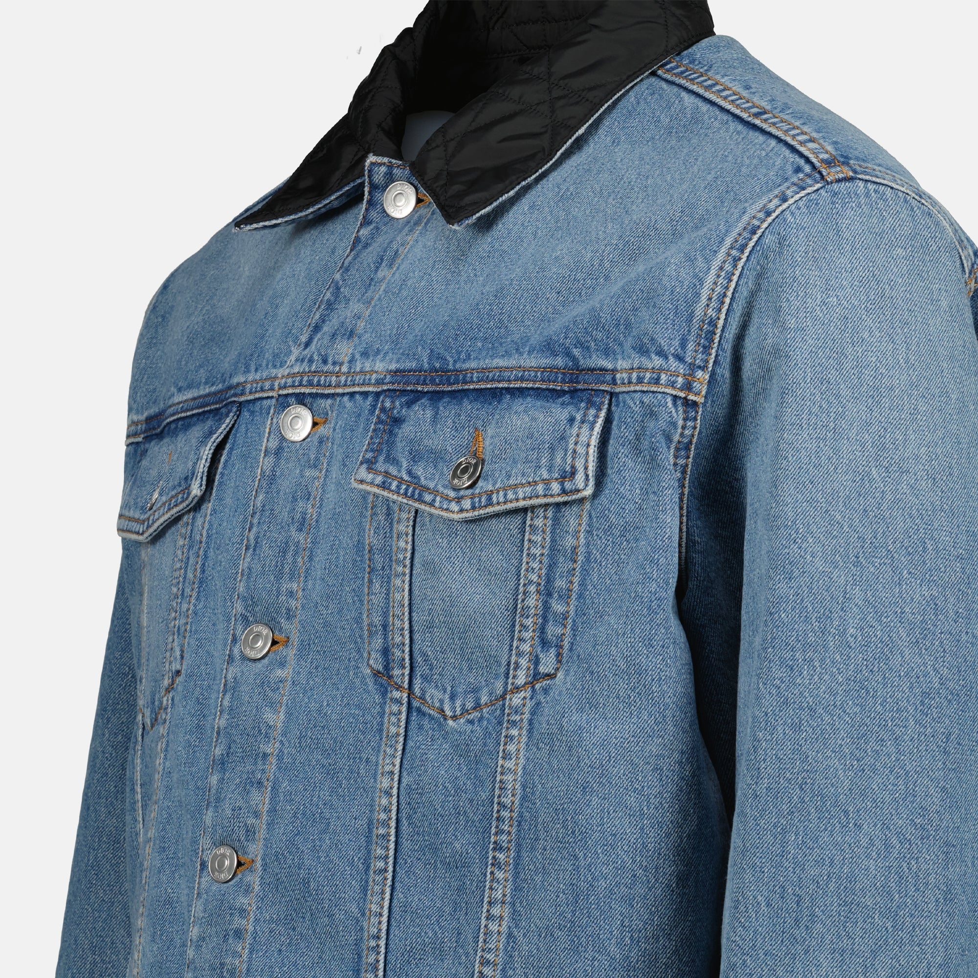 Imagen de la chaqueta de mezclilla Cannage reversible de Dior para hombres - Temporada Primavera-Verano 2026 - Vista de detalle 5