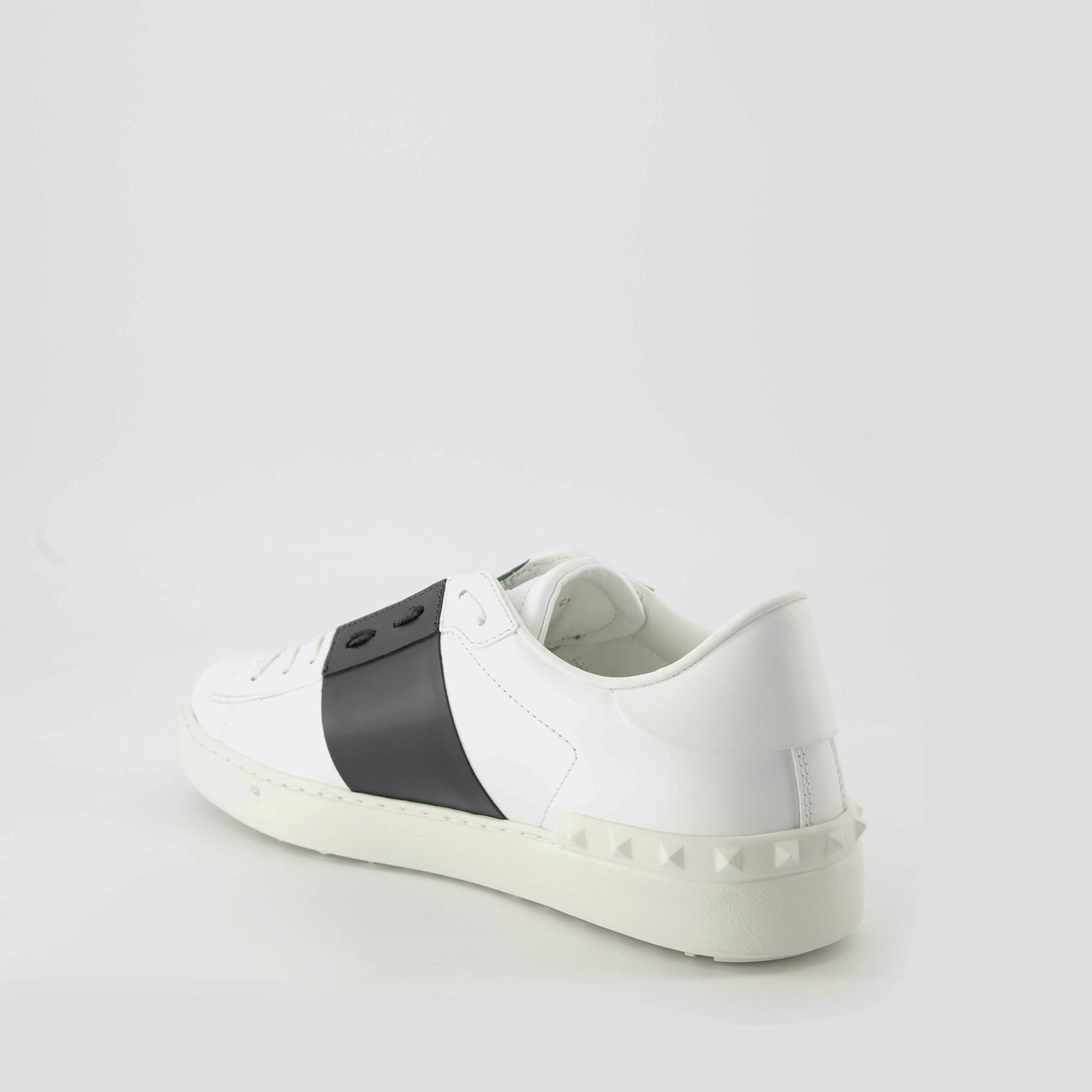 Baskets Open, Valentino Sneakers, Leather Sneakers, Modern Footwear, Spring-Summer Collection