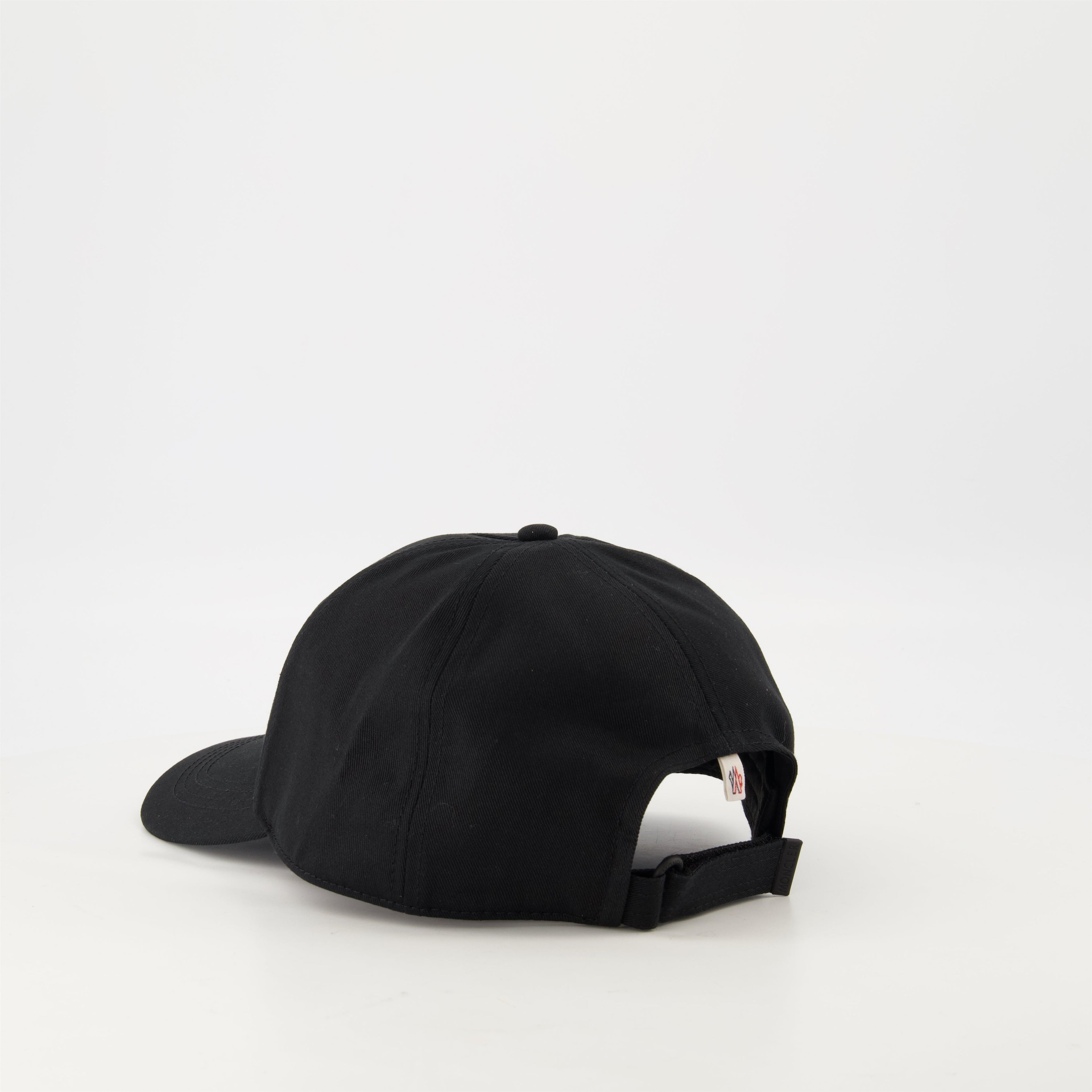 Image of Casquette Grenoble Noire by Moncler Grenoble for Men - Season Spring-Summer 2026 - Detail View 1