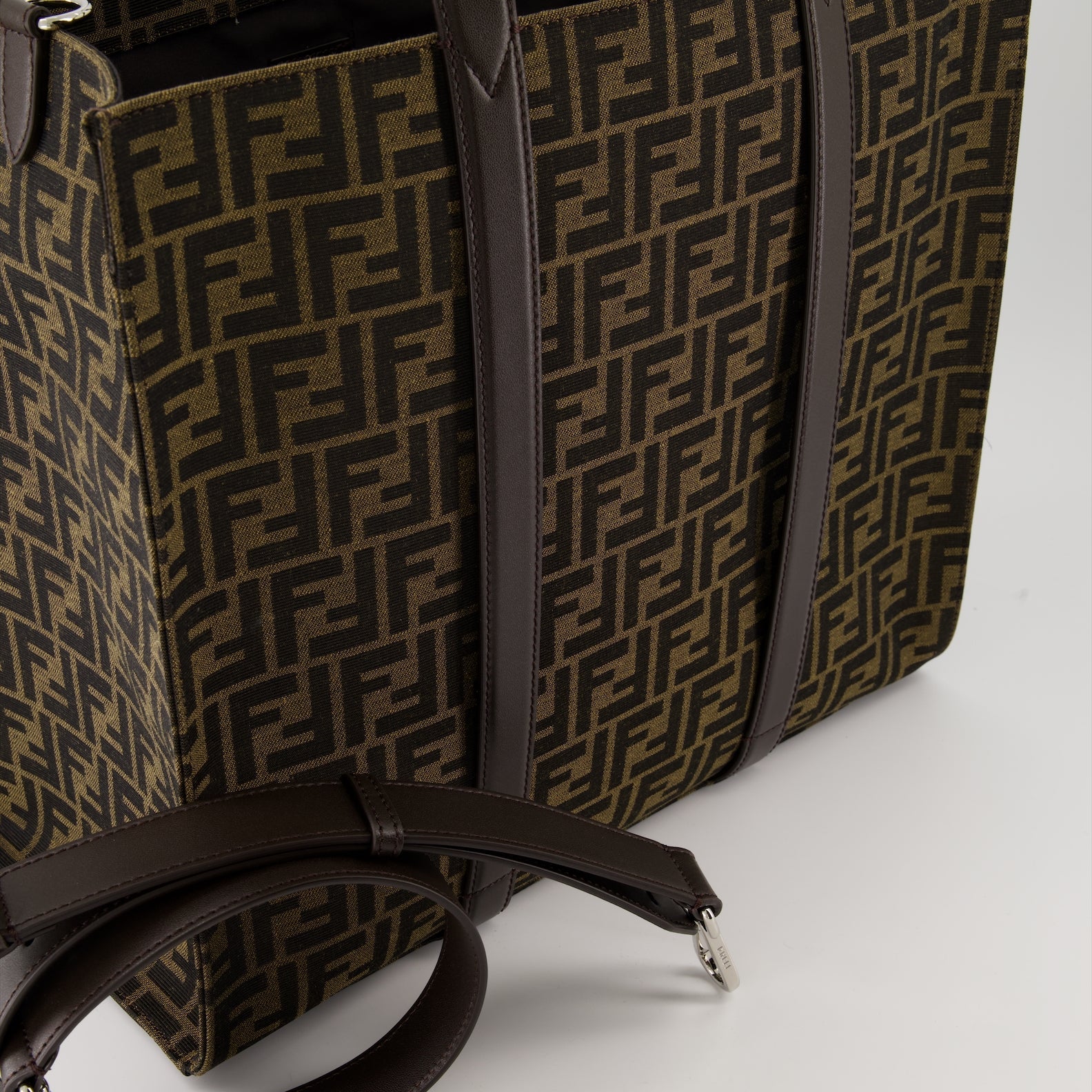 Fendi, Jacquard tote bag, luxury accessories, high-end bags, Spring-Summer 2024