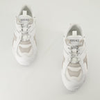 Image de baskets en cuir blanc par Versace pour femmes - Saison Printemps-Été 2025 - Vue de dessus paire